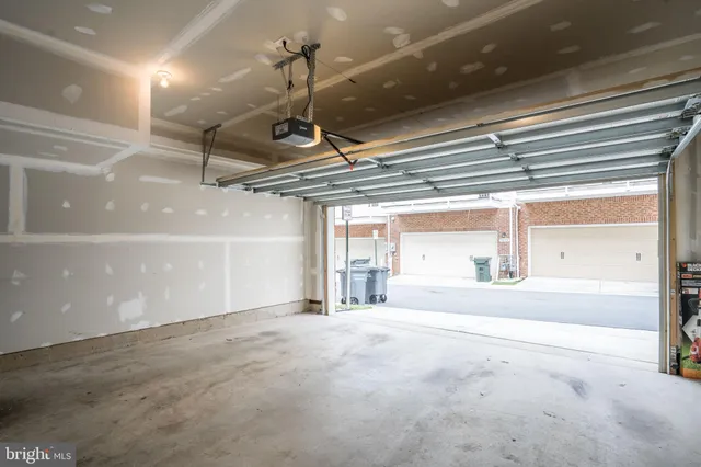 $925,000 | 9652 Pullman Place, Fairfax, VA 22031