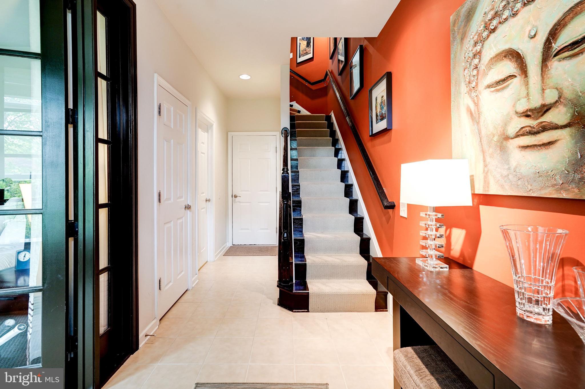 9652 Pullman Place Fairfax, VA 22031 - Photo 4 of 39