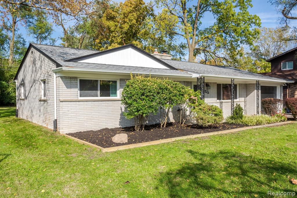 1932 Devonshire Road Bloomfield Hills, MI 48302 - Photo 27 of 35