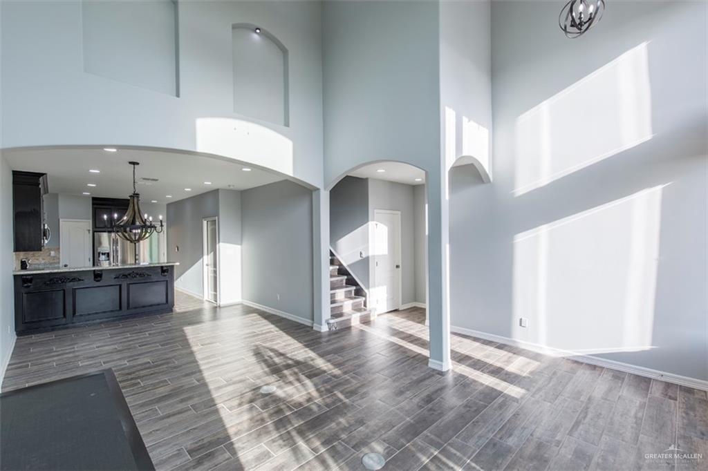 5305 North Crown Point Pharr, TX 78577 - Photo 7 of 32