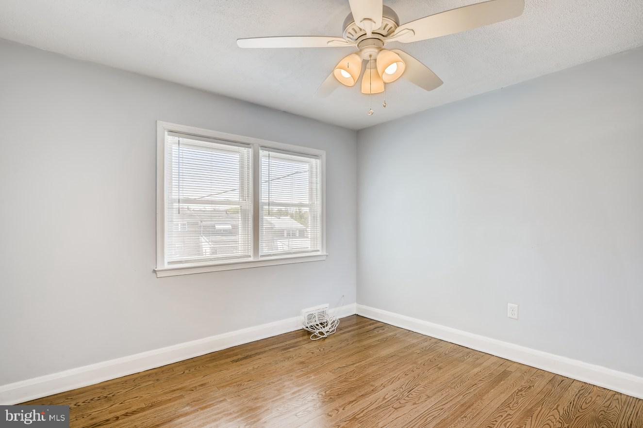 5636 Braxfield Road Baltimore, MD 21227 - Photo 16 of 33