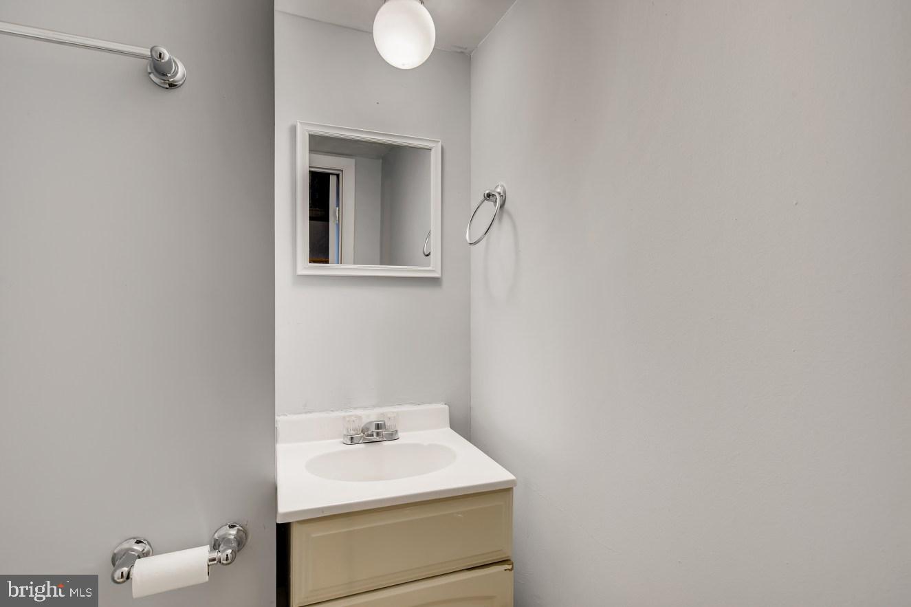 5636 Braxfield Road Baltimore, MD 21227 - Photo 27 of 33