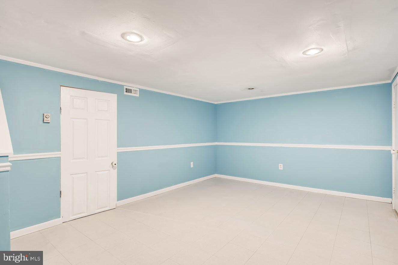 5636 Braxfield Road Baltimore, MD 21227 - Photo 28 of 33