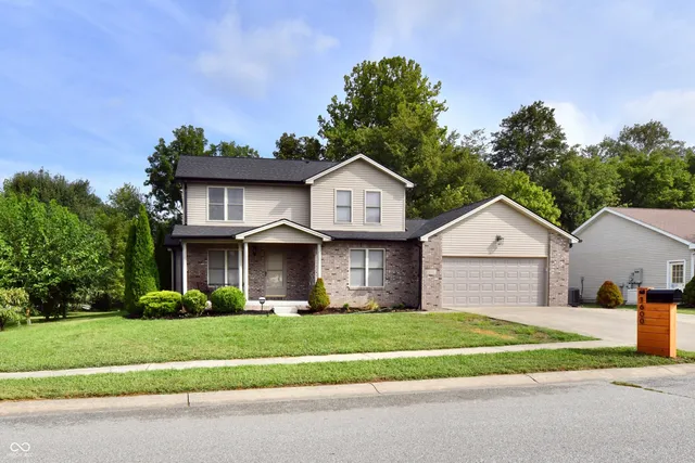 $305,000 | 1600 Liberty Way, Hope, IN 47246