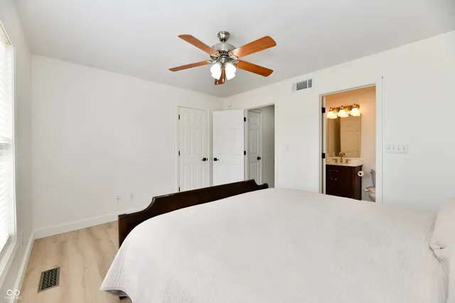 $305,000 | 1600 Liberty Way, Hope, IN 47246