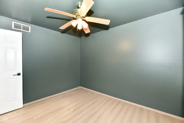 $305,000 | 1600 Liberty Way, Hope, IN 47246