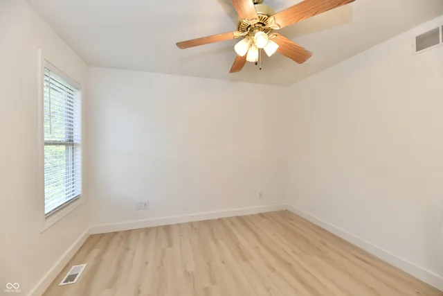 $305,000 | 1600 Liberty Way, Hope, IN 47246