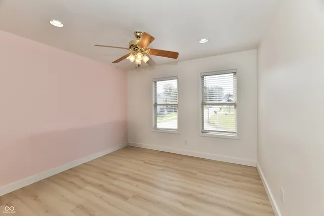 $305,000 | 1600 Liberty Way, Hope, IN 47246