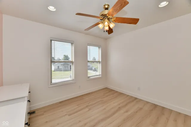 $305,000 | 1600 Liberty Way, Hope, IN 47246