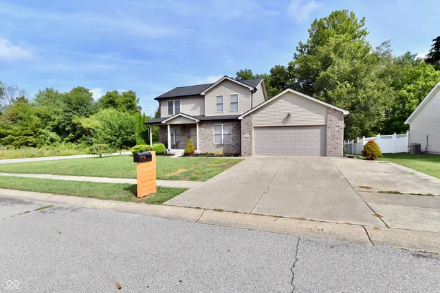 $305,000 | 1600 Liberty Way, Hope, IN 47246