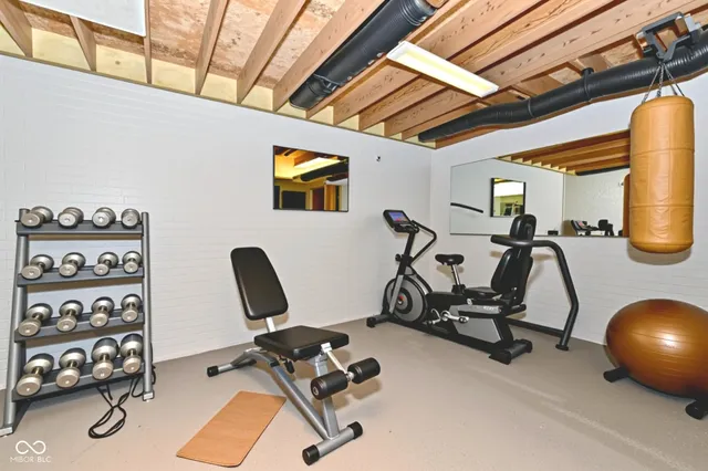 $305,000 | 1600 Liberty Way, Hope, IN 47246