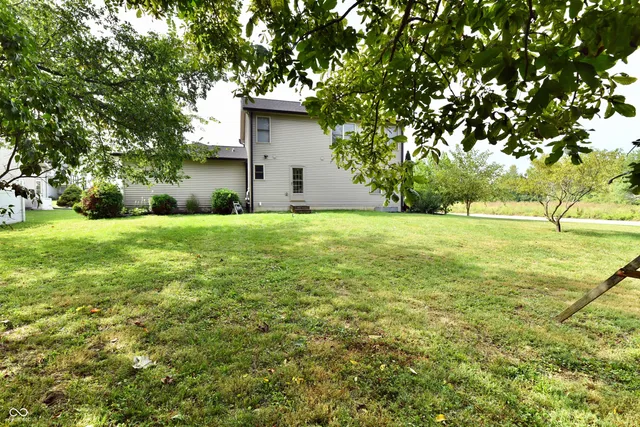 $305,000 | 1600 Liberty Way, Hope, IN 47246