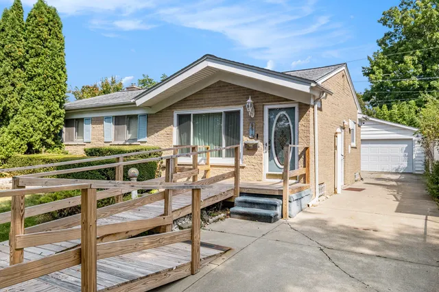 $79,900 | 6610 Cranwood Drive, Flint, MI 48505