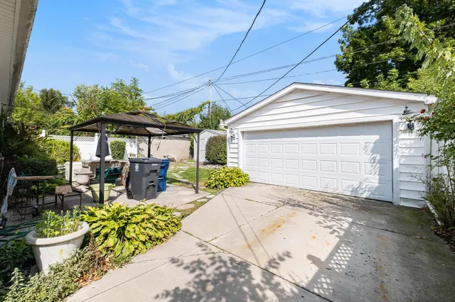 $79,900 | 6610 Cranwood Drive, Flint, MI 48505