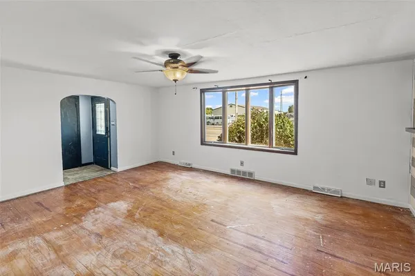 $185,000 | 1005 North James Street, Sparta, IL 62286