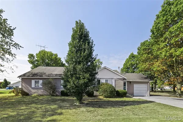 $185,000 | 1005 North James Street, Sparta, IL 62286