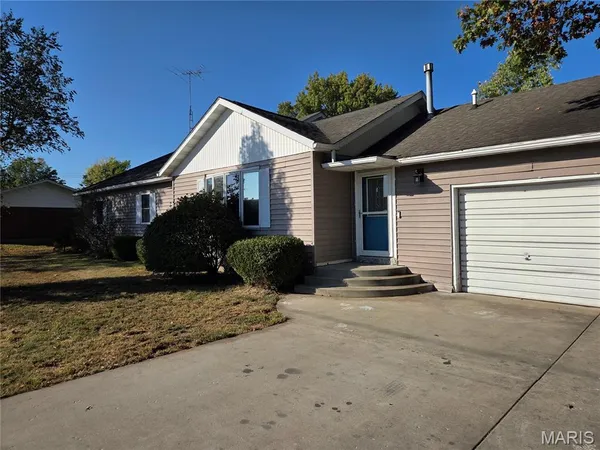 $185,000 | 1005 North James Street, Sparta, IL 62286