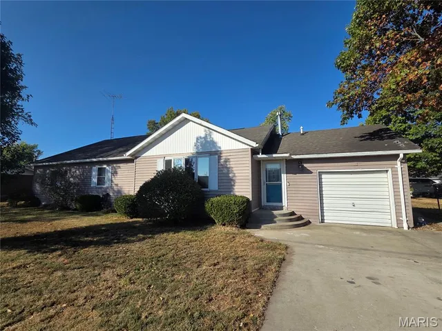 $190,000 | Undisclosed Address, Sparta, IL 62286