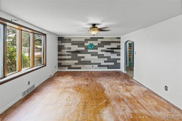 $185,000 | 1005 North James Street, Sparta, IL 62286
