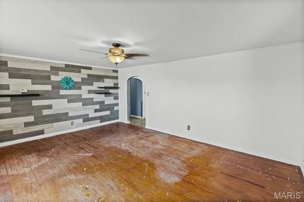 $185,000 | 1005 North James Street, Sparta, IL 62286