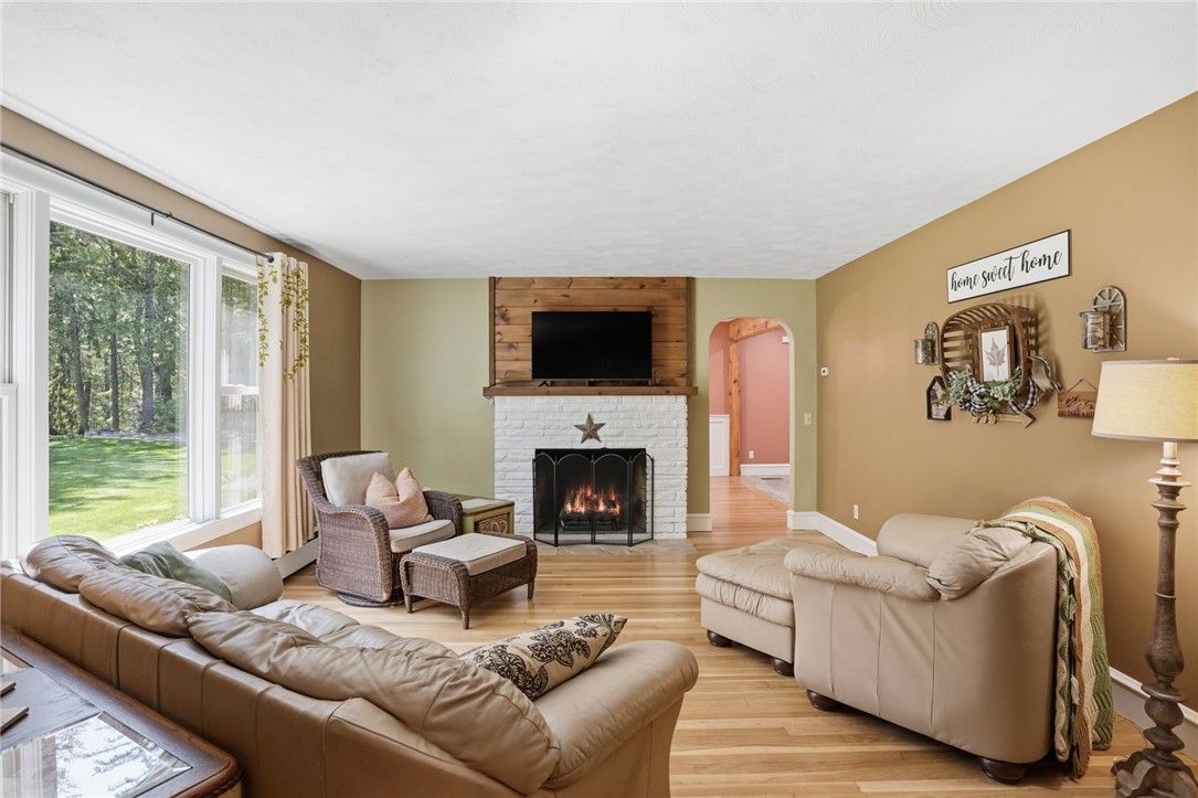 712 E Road Scituate, RI 02857 - Photo 17 of 50