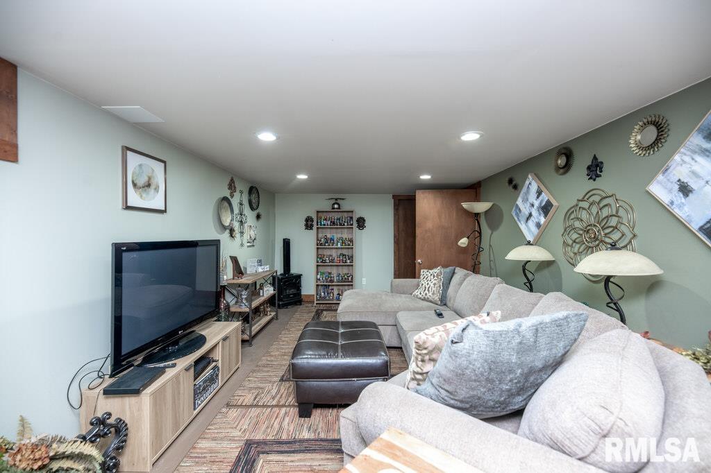 307 Hamilton Road Marquette Heights, IL 61554 - Photo 35 of 47 Gallery Image 35