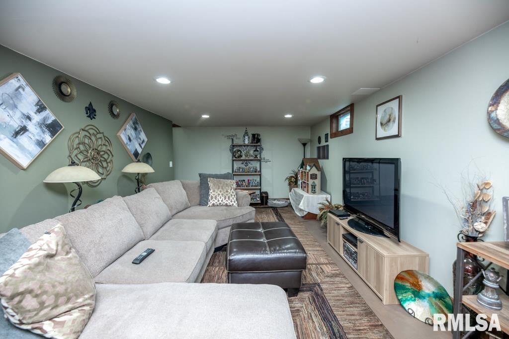 307 Hamilton Road Marquette Heights, IL 61554 - Photo 36 of 47 Gallery Image 36