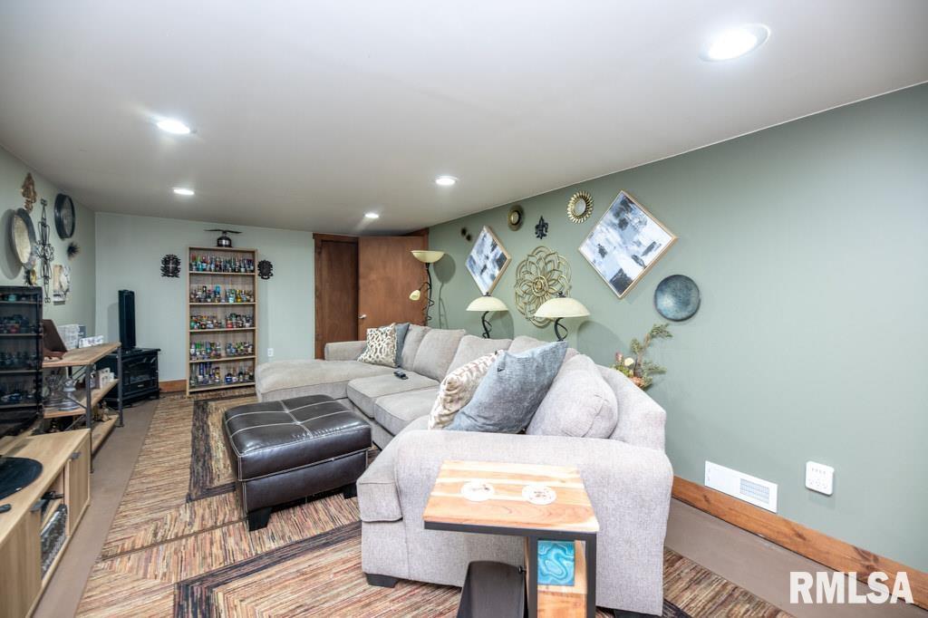 307 Hamilton Road Marquette Heights, IL 61554 - Photo 38 of 47 Gallery Image 38