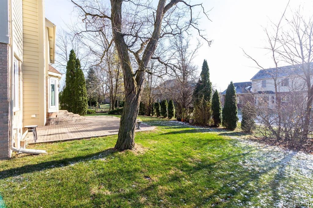 1582 Nadine Rochester Hills, MI 48307 - Photo 46 of 58