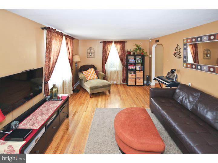 213 Walnut Road Wallingford, PA 19086 - Photo 3 of 25