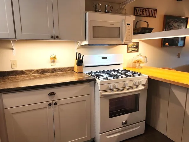 $499,900 | 210 Village Green Drive, Unit 9D, Stowe, VT 05672