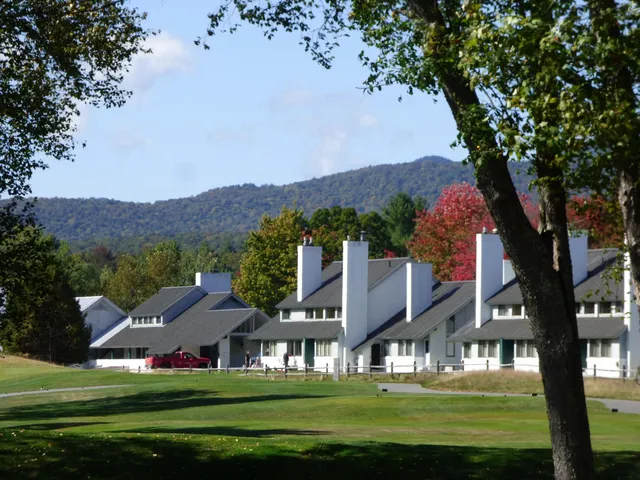 $499,900 | 210 Village Green Drive, Unit 9D, Stowe, VT 05672