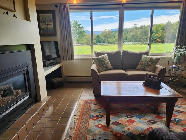 $499,900 | 210 Village Green Drive, Unit 9D, Stowe, VT 05672
