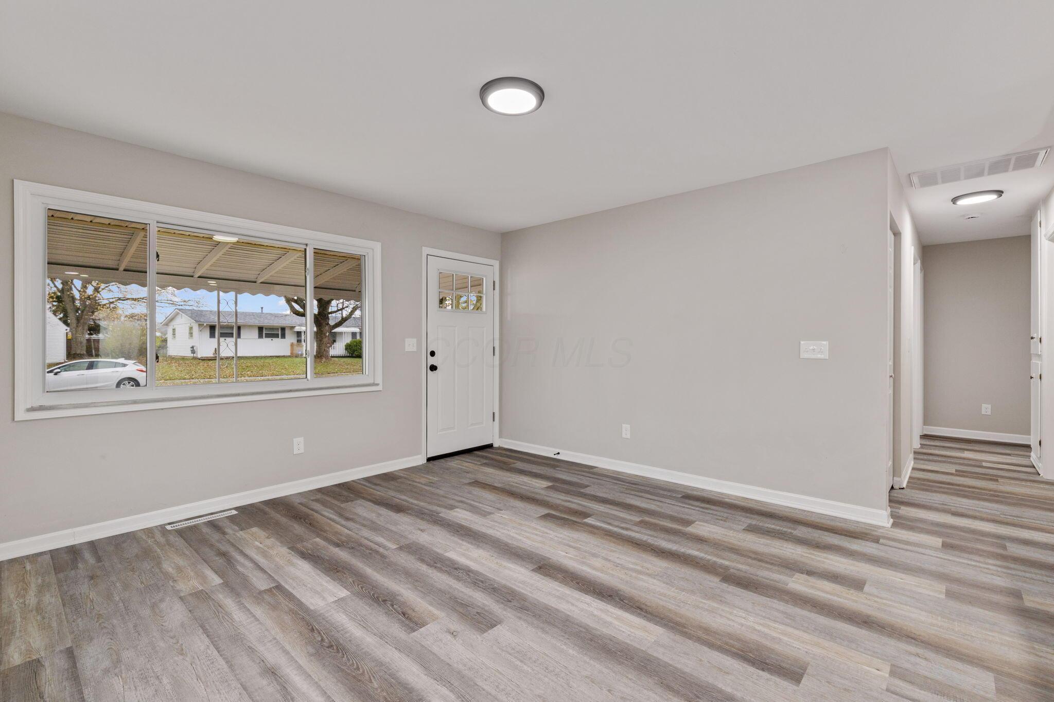 89 Redmond Road Columbus, OH 43228 - Photo 6 of 25 2024-11-22 89 Redmond Rd 021