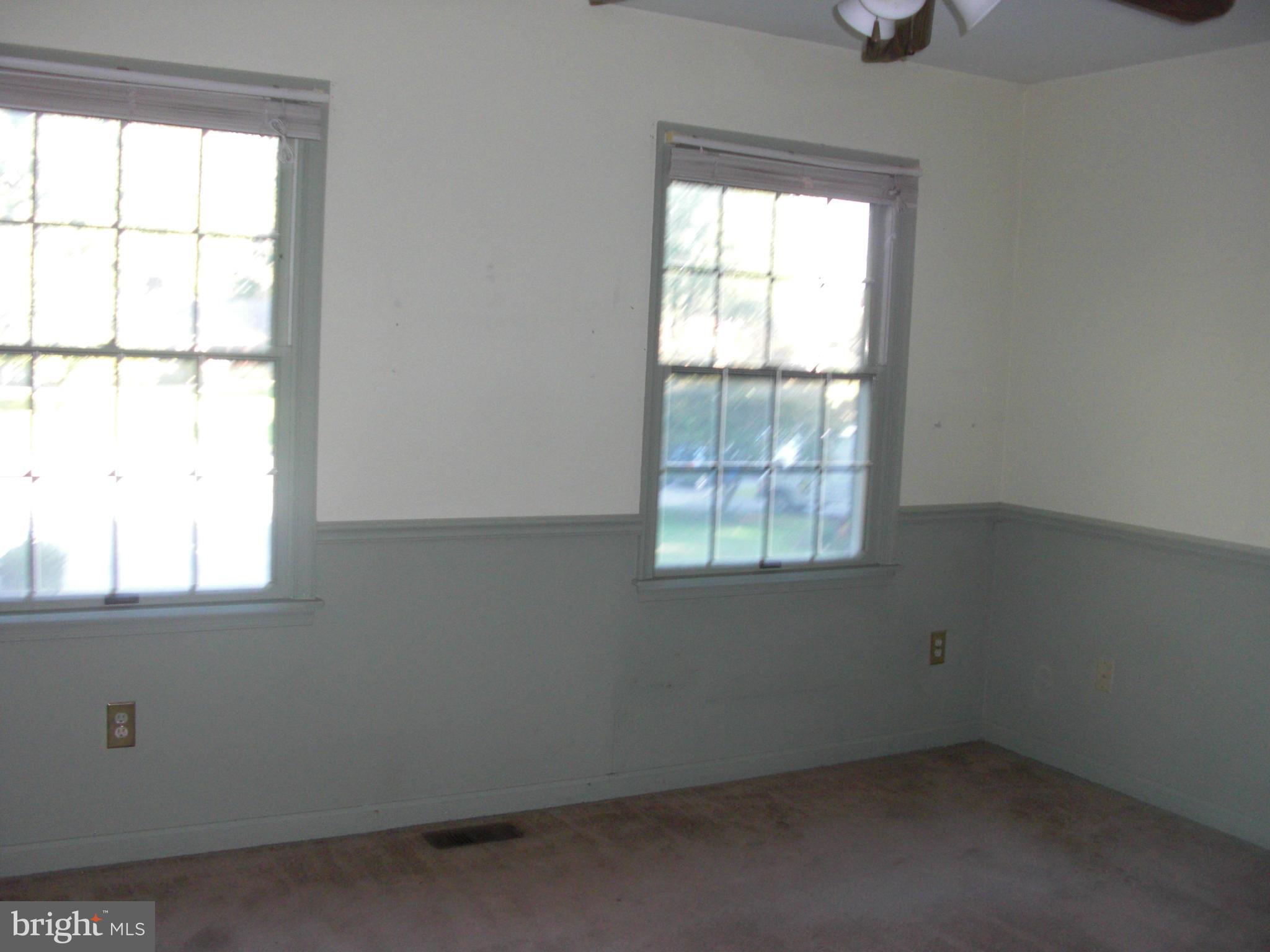 616 Westgate Road Aberdeen, MD 21001 - Photo 11 of 11 an empty room with a window