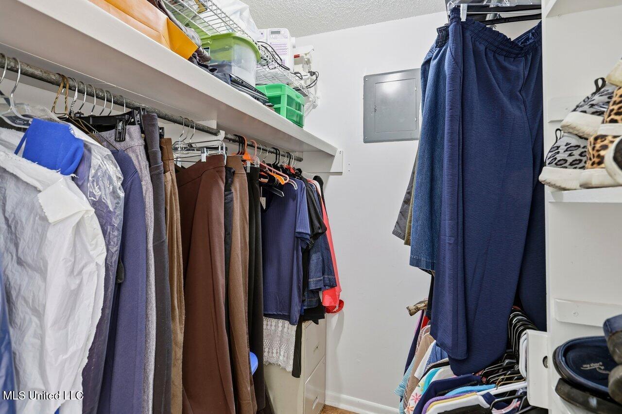 4 Club Oaks Circle Pearl, MS 39208 - Photo 19 of 25 4 Club Oaks Dr Home Tours MS 19