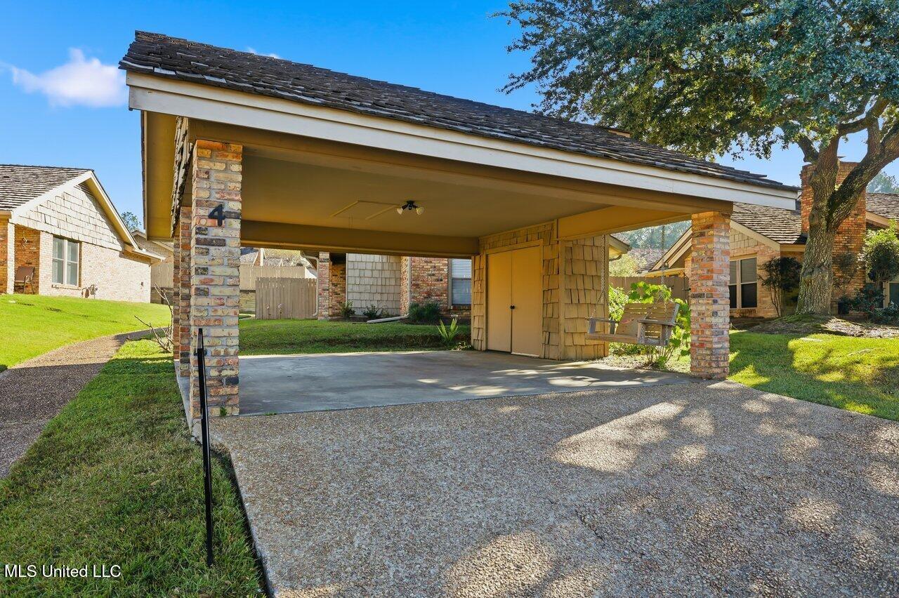 4 Club Oaks Circle Pearl, MS 39208 - Photo 2 of 25 4 Club Oaks Dr Home Tours MS 2