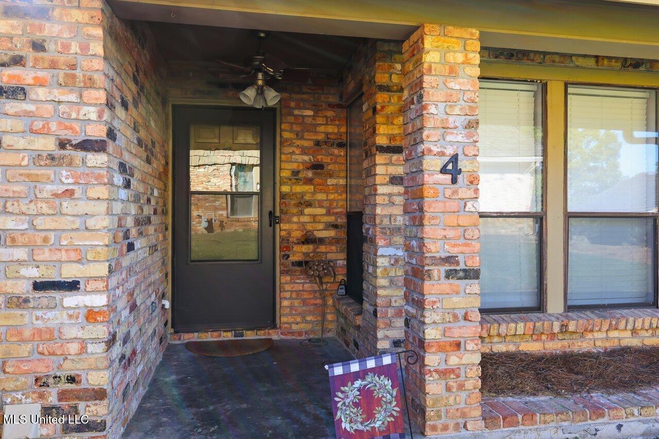 4 Club Oaks Circle Pearl, MS 39208 - Photo 3 of 25 4 Club Oaks Dr Home Tours MS 3