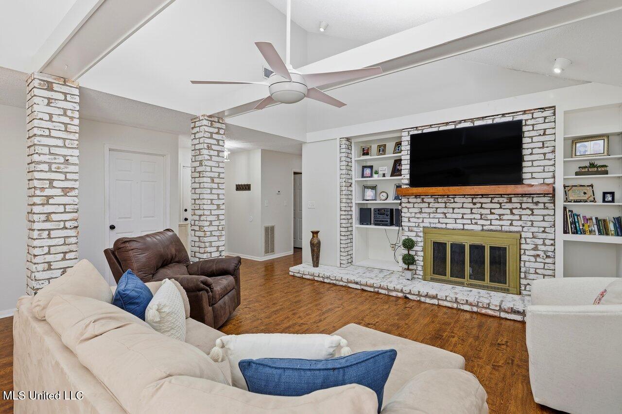 4 Club Oaks Circle Pearl, MS 39208 - Photo 6 of 25 4 Club Oaks Dr Home Tours MS 6