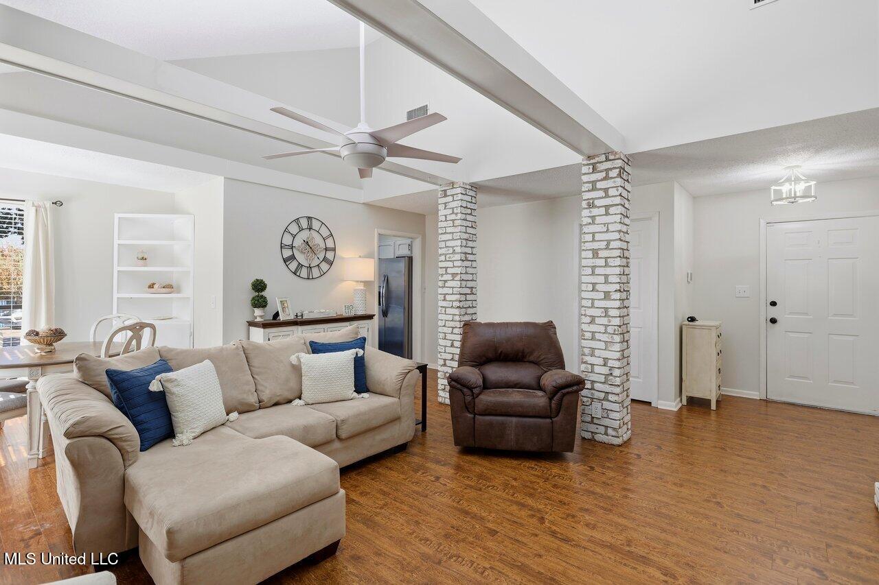 4 Club Oaks Circle Pearl, MS 39208 - Photo 7 of 25 4 Club Oaks Dr Home Tours MS 7