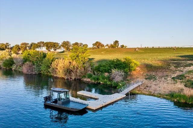 $3,500,000 | 1429 East Cleveland Avenue, Glenns Ferry, ID 83623