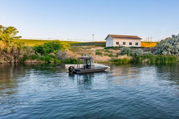 $2,300,000 | 1429 East Cleveland Avenue, Glenns Ferry, ID 83623