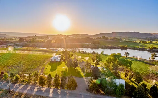 $2,300,000 | 1429 East Cleveland Avenue, Glenns Ferry, ID 83623