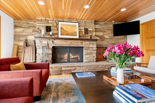 $2,300,000 | 1429 East Cleveland Avenue, Glenns Ferry, ID 83623