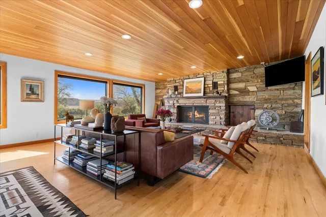 $3,500,000 | 1429 East Cleveland Avenue, Glenns Ferry, ID 83623