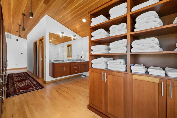 $2,300,000 | 1429 East Cleveland Avenue, Glenns Ferry, ID 83623