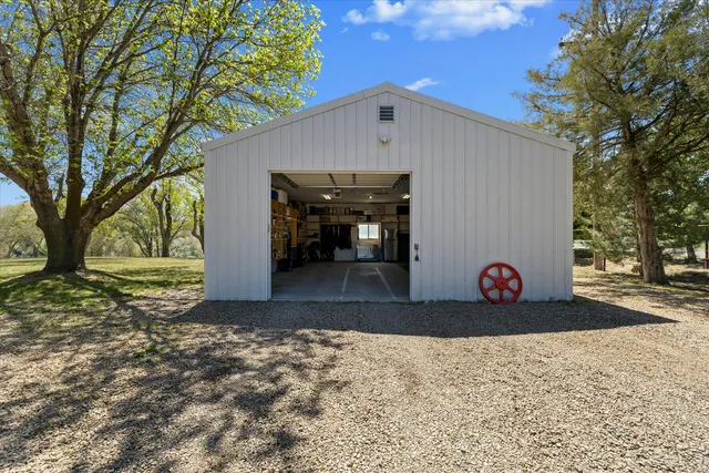 $3,500,000 | 1429 East Cleveland Avenue, Glenns Ferry, ID 83623