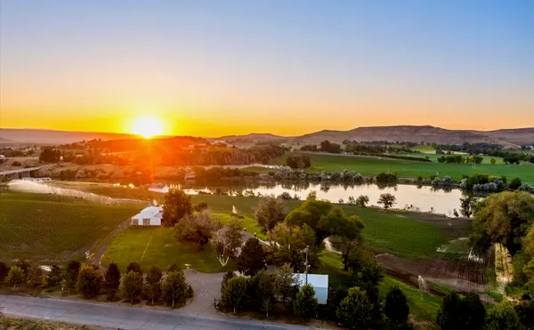 $2,300,000 | 1429 East Cleveland Avenue, Glenns Ferry, ID 83623