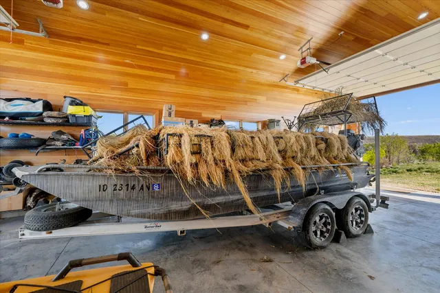 $3,500,000 | 1429 East Cleveland Avenue, Glenns Ferry, ID 83623