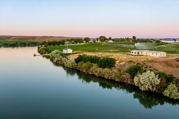 $2,300,000 | 1429 East Cleveland Avenue, Glenns Ferry, ID 83623